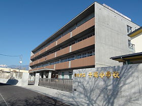 甲府市立千塚小学校