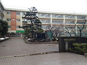 高岡市立芳野中学校