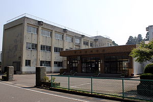 福井市川西中学校