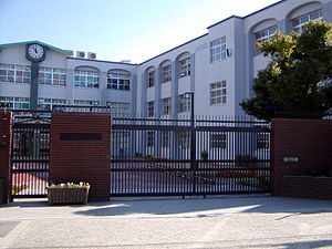 大阪市立文の里中学校