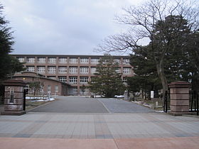 石川県立小松高等学校
