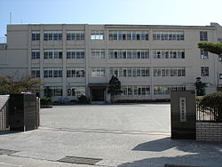 誠英高等学校