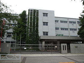 東京都立大学附属高等学校